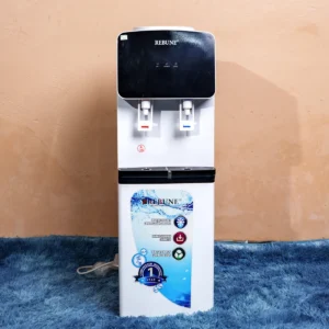 Rebune RE-8-016 hot and cold water dispenser in silver – Features Asbeila compressor cooling, dual taps for hot (85–95°C) and cold (5–10°C) water, 550W heating and 90W cooling power, child safety lock, removable drip tray, stainless steel SS304 water tank, and built-in storage cabinet. Ideal for home and office hydration needs. Available now at Tael Appliances.