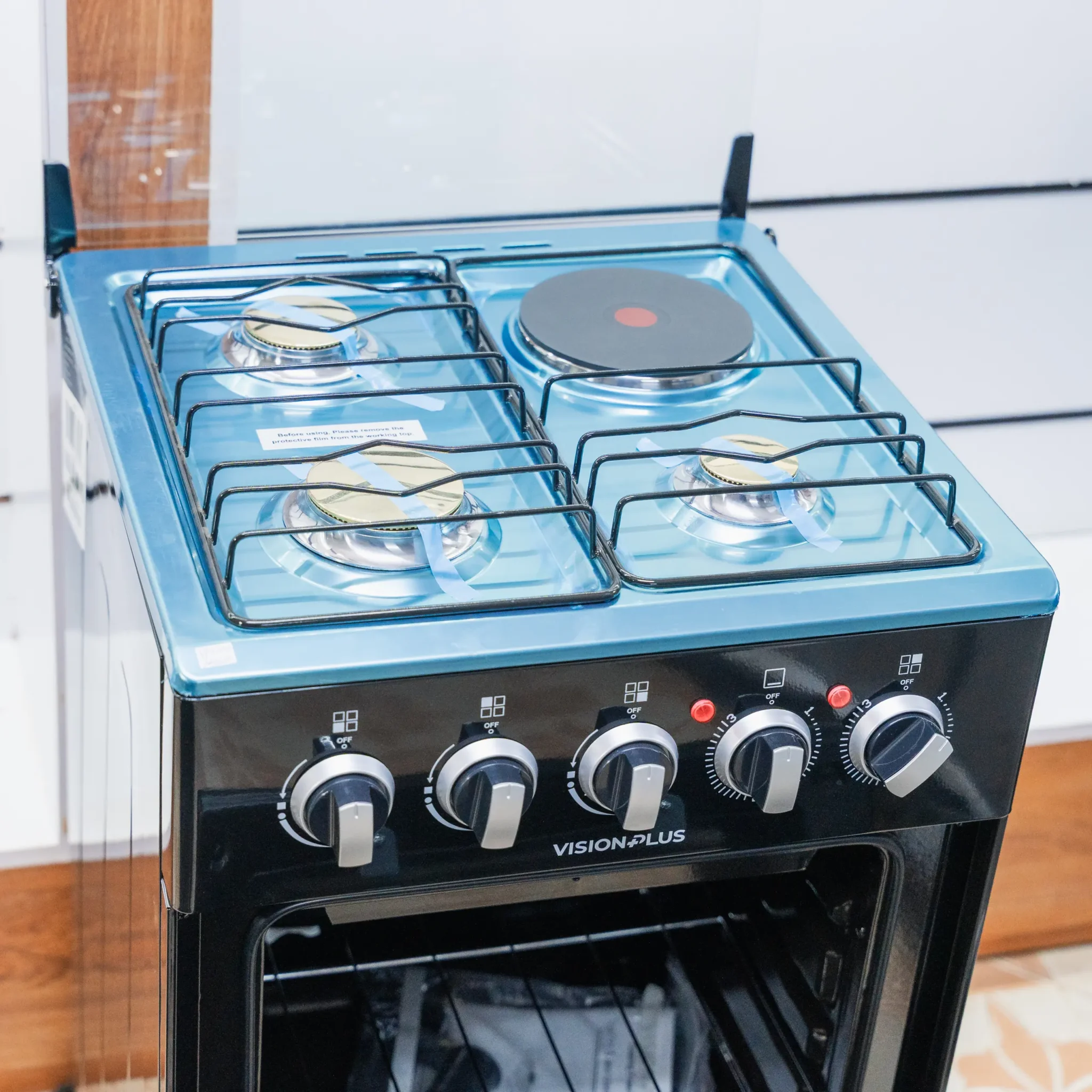 Vision Plus Cooker 50x50 3 Gas 1 Electric Black 2 Vision Plus 50x50 cooker hob from above, three gas burners and the electric hotplate at Tael Appliances.